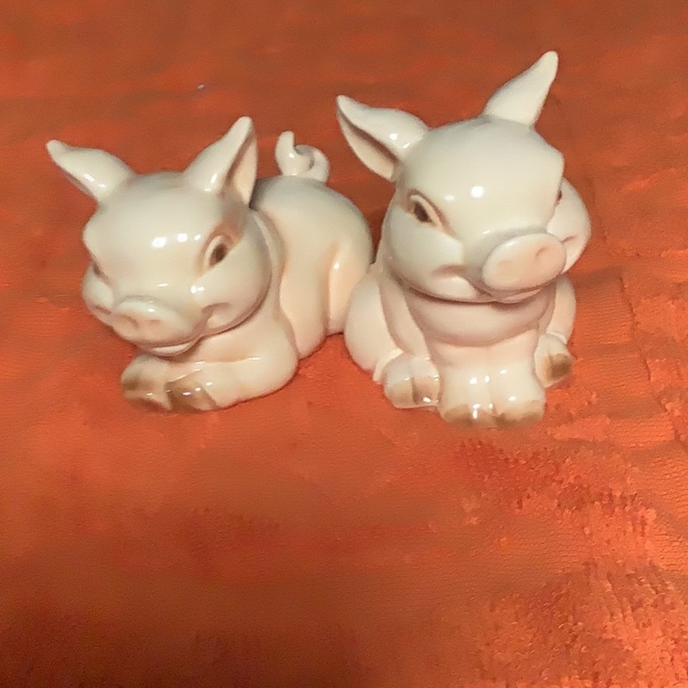 2 Goebel pigs from W. Germany